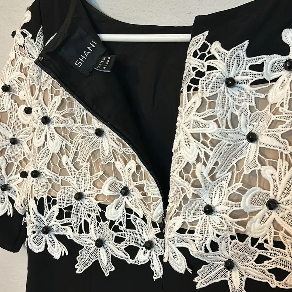 Shani Lace Fit & Flare dress, black with white lace and black beads. Women’s 6.